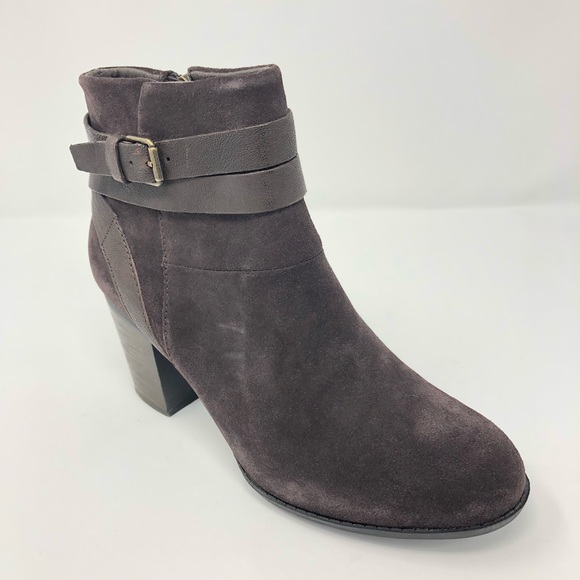 Clark’s Enfield River Brown Suede ZIP Ankle Boots - Picture 2 of 5